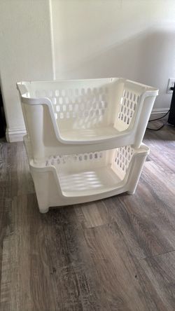 Stackable bins