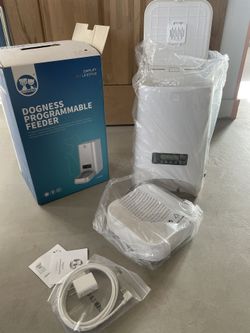 Programmable Pet Feeder (never been used)