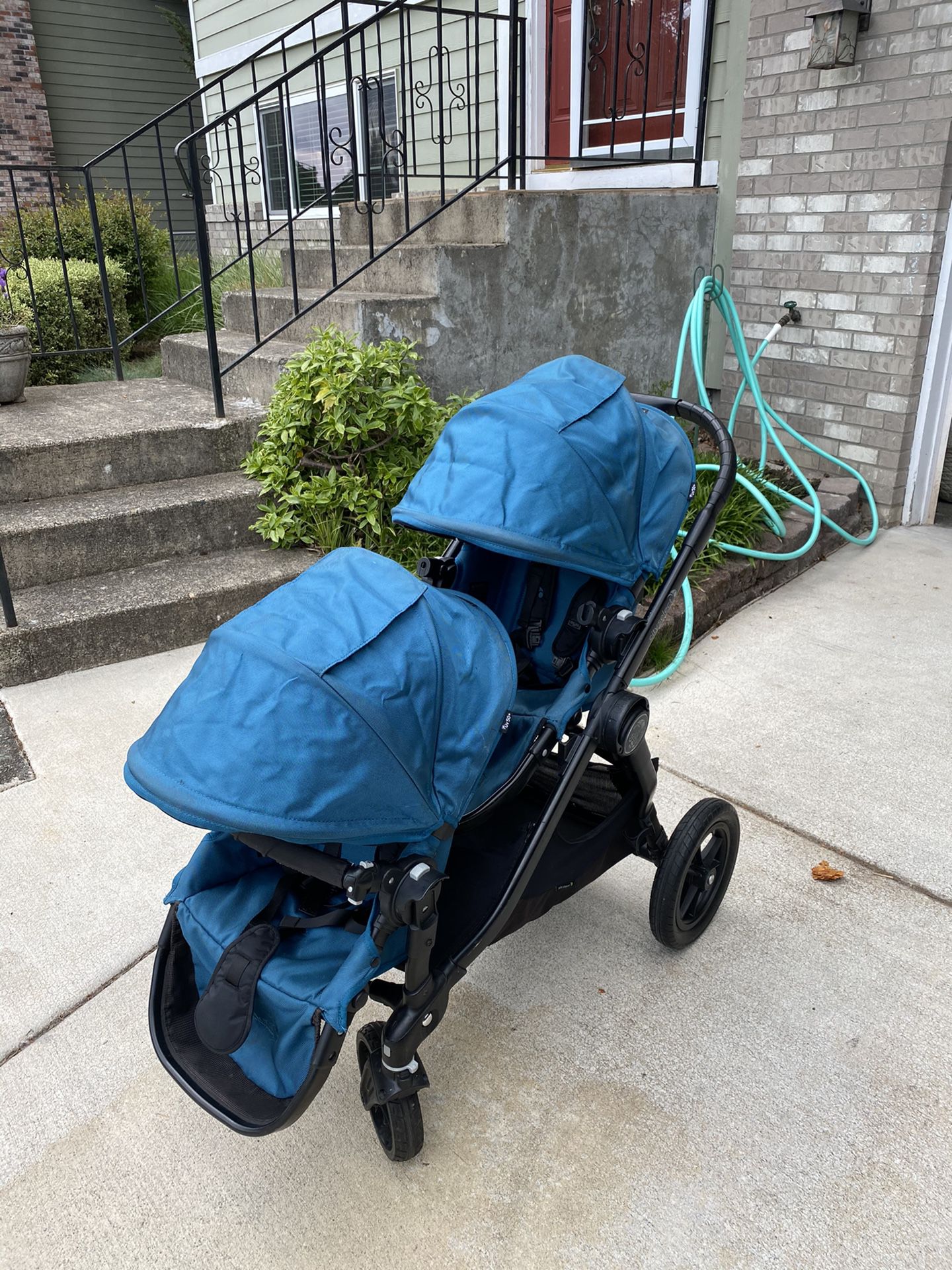City Select Double Jogging Stroller