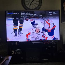 Sharp 80" T.V. Big Screen 3d With Glasses 4k $500  Great Picture 