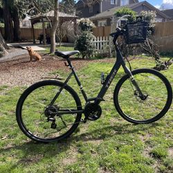 TREK Verve 2 - GREAT Condition - Disc Brakes 