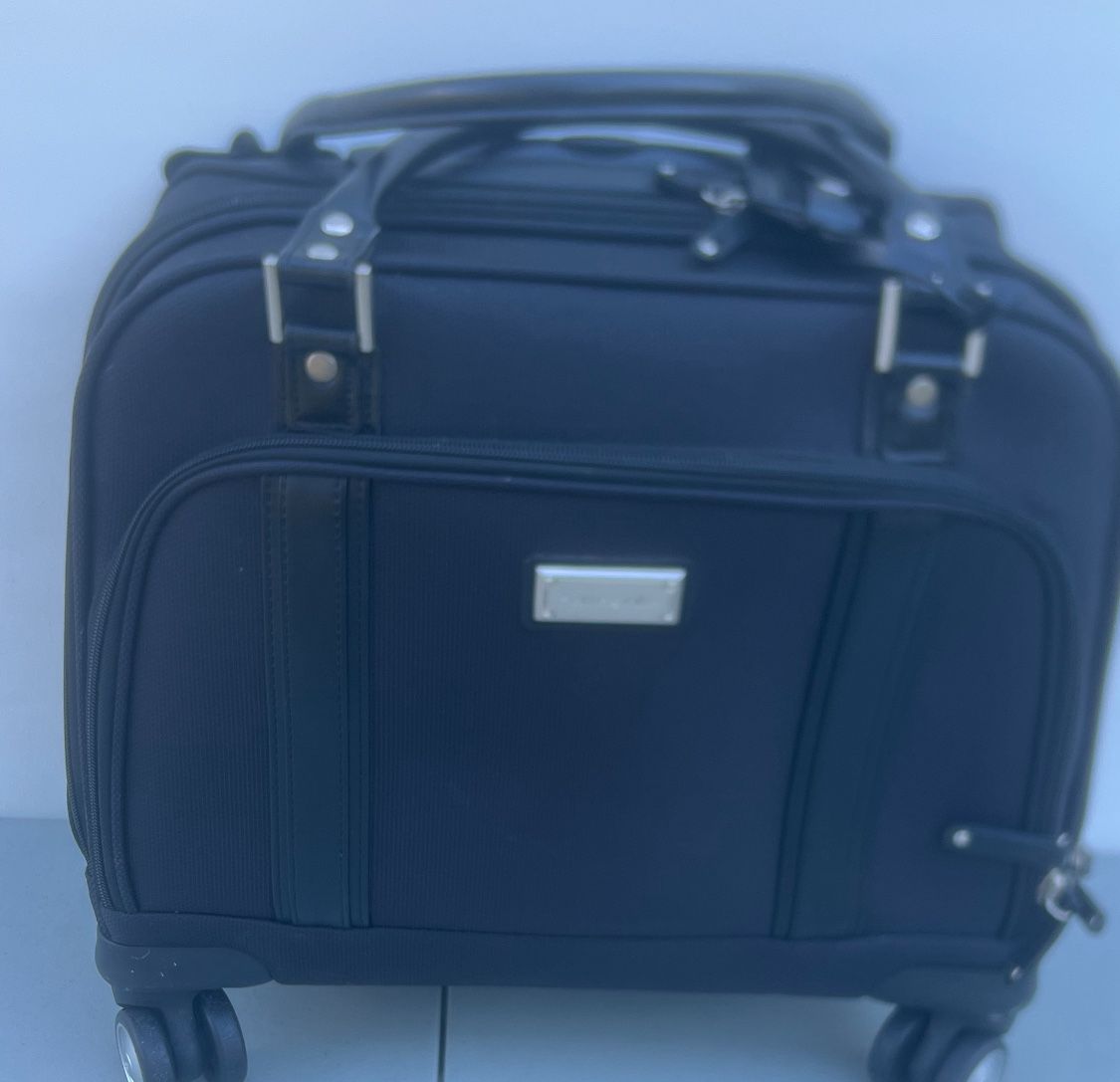 Samsonite Briefcase 17" Black Wheeled Portfolio Laptop Carry-On Weekend Bag. Used in good condition with some minor cosmetic blemishes associated with