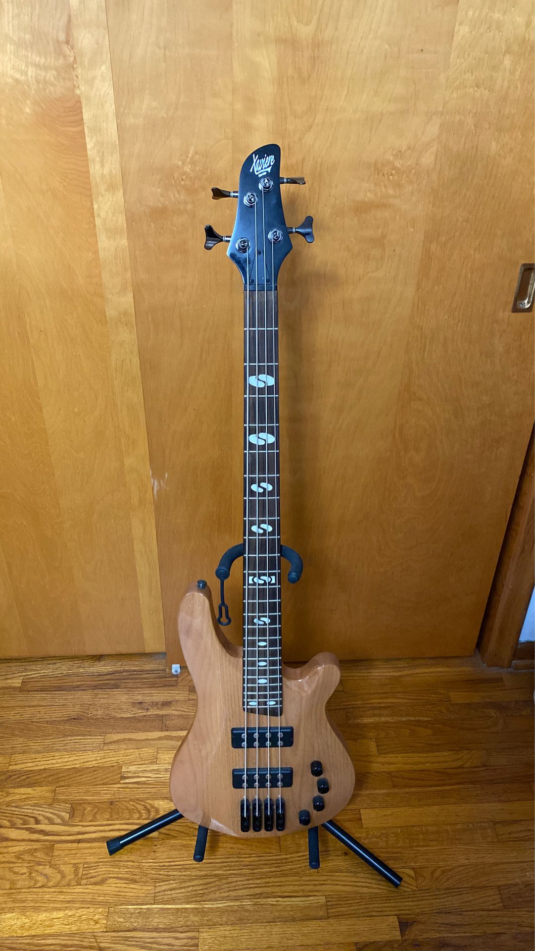 Xaviere Electric Bass Guitar
