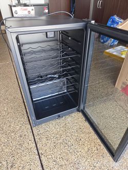 Frigidaire 35 bottle wine cooler