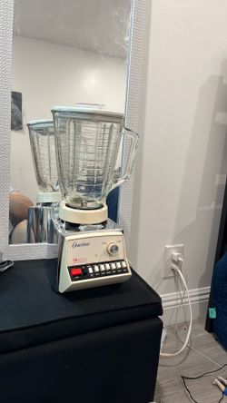 Osterizer blender 14 speed blender white