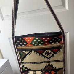 Vintage Kilim Woven Crossbody Bag – Boho / Southwestern