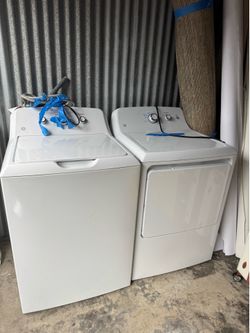 GE Washer & Dryer Set - White - NEW