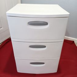 Plastic Drawers In Organizers In Drawers In Storage Bins In Dressers In Great Condition 