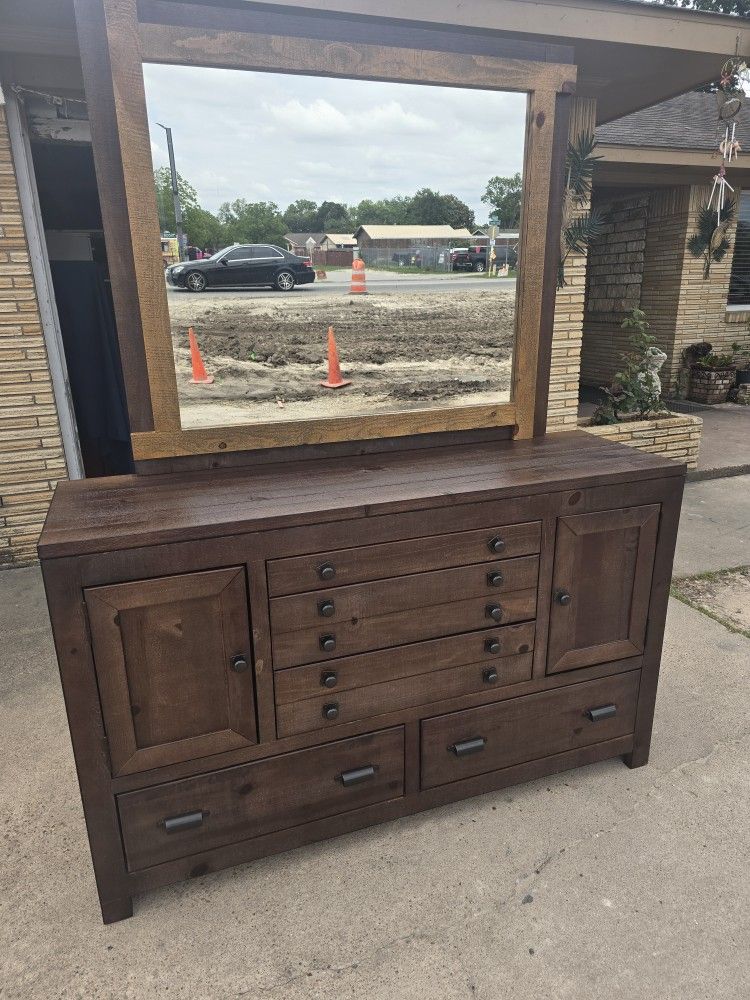 DRESSER WITH MIRROR 