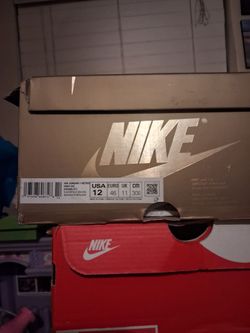 Brand new never worn with original box and Jordan's tag still on shoe Air Jordan's 1 retro