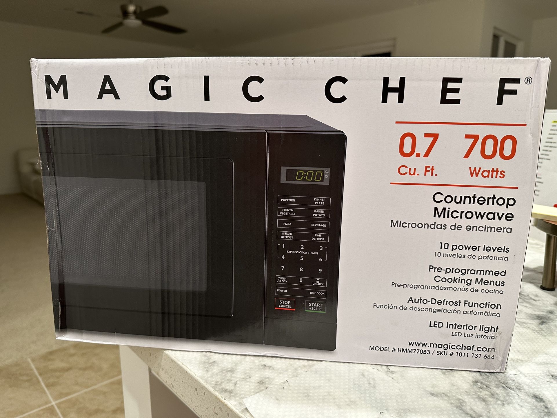 Magic Chef Countertop Lock Power& LED Light Microwave Brand New