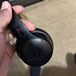 Beats Solo Pro 