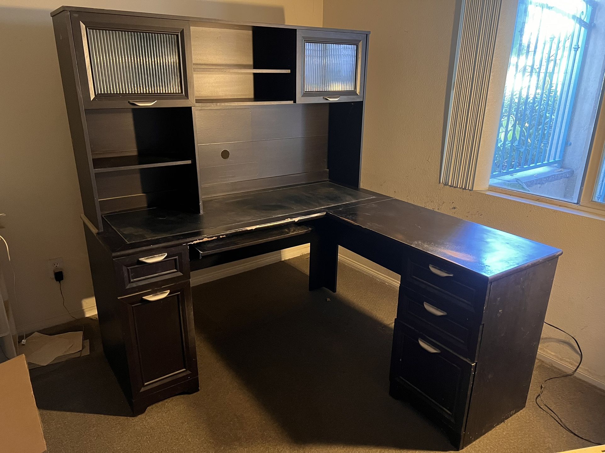 Hutch Computer Desk