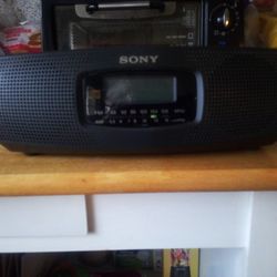 Alarm/CD/AM-FM stereo player