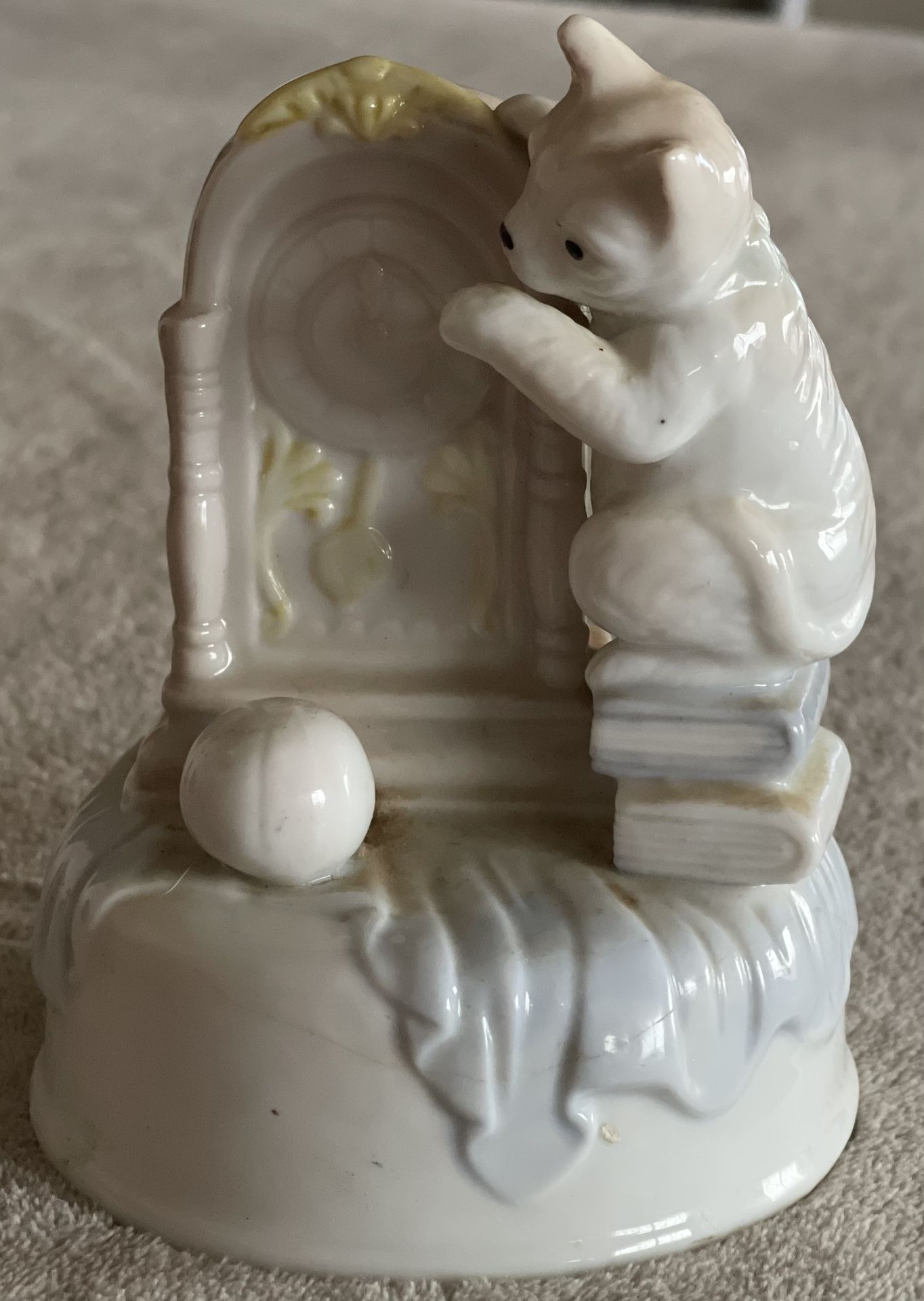 Vintage Ceramic Figurine / Decoration