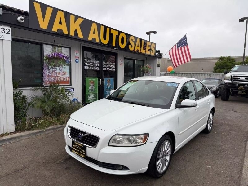 2010 Volvo S40 2.4i Sedan 4DR