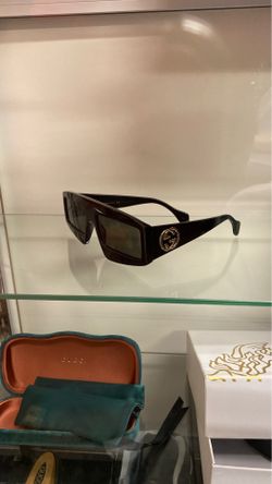 Gucci shades 400$