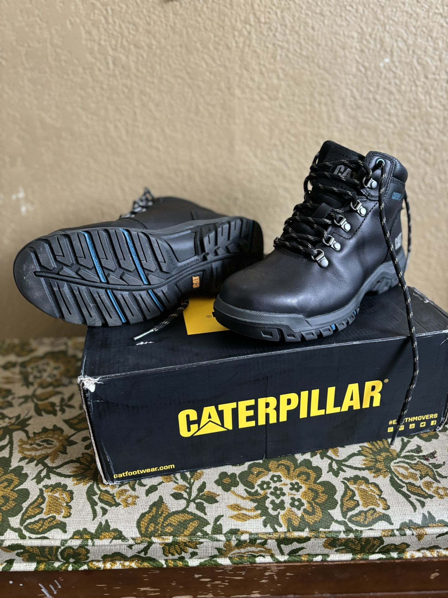 CATERPILLAR Size 5.5 Women’s Mae Steel Toe Waterproof Work Boot