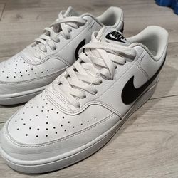 Shoes Nike Size..9.5 