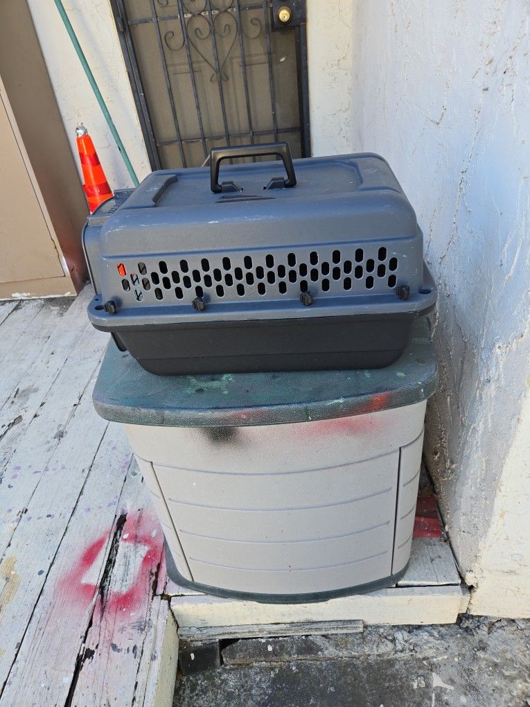 Small Pet Cage  Cat  Or Small Dog very Clean 