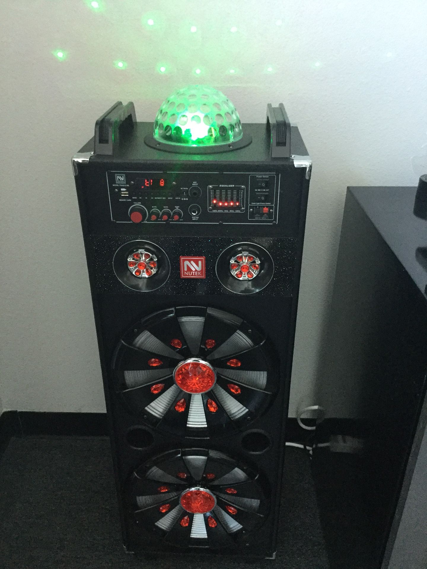 Nutek speaker with lights 2025