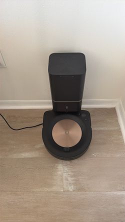 🤖 iRobot Roomba Robot Vacuum with Auto-Empty Dock – Excellent Condition