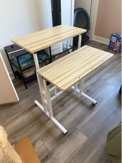 Small adjustable standing desk