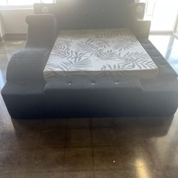 Queen Size Bedframe 