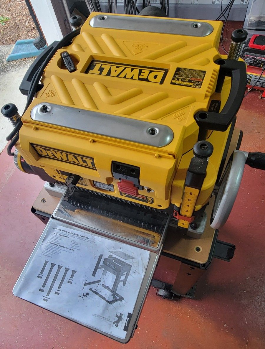 DeWalt DW735 Planer + Table Stand