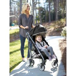Graco Breaze Click Connect Umbrella Stroller, Clicks In Graco Carseats Too!  for Sale in Bellevue, WA - OfferUp