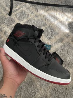 Jordan 1 Mid