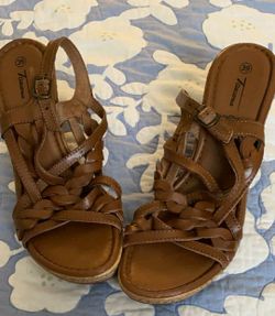 Leather sandals