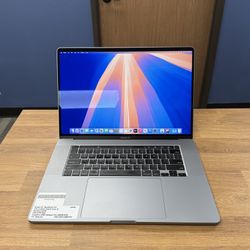 16" MacBook Pro Touchbar 32GB RAM*2TB SSD*2.4Ghz Intel 8 Core i9