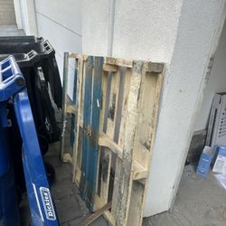 free wooden pallet 