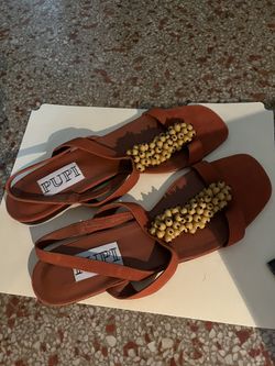 9B Beautiful Dress Sandals. Never Worn
