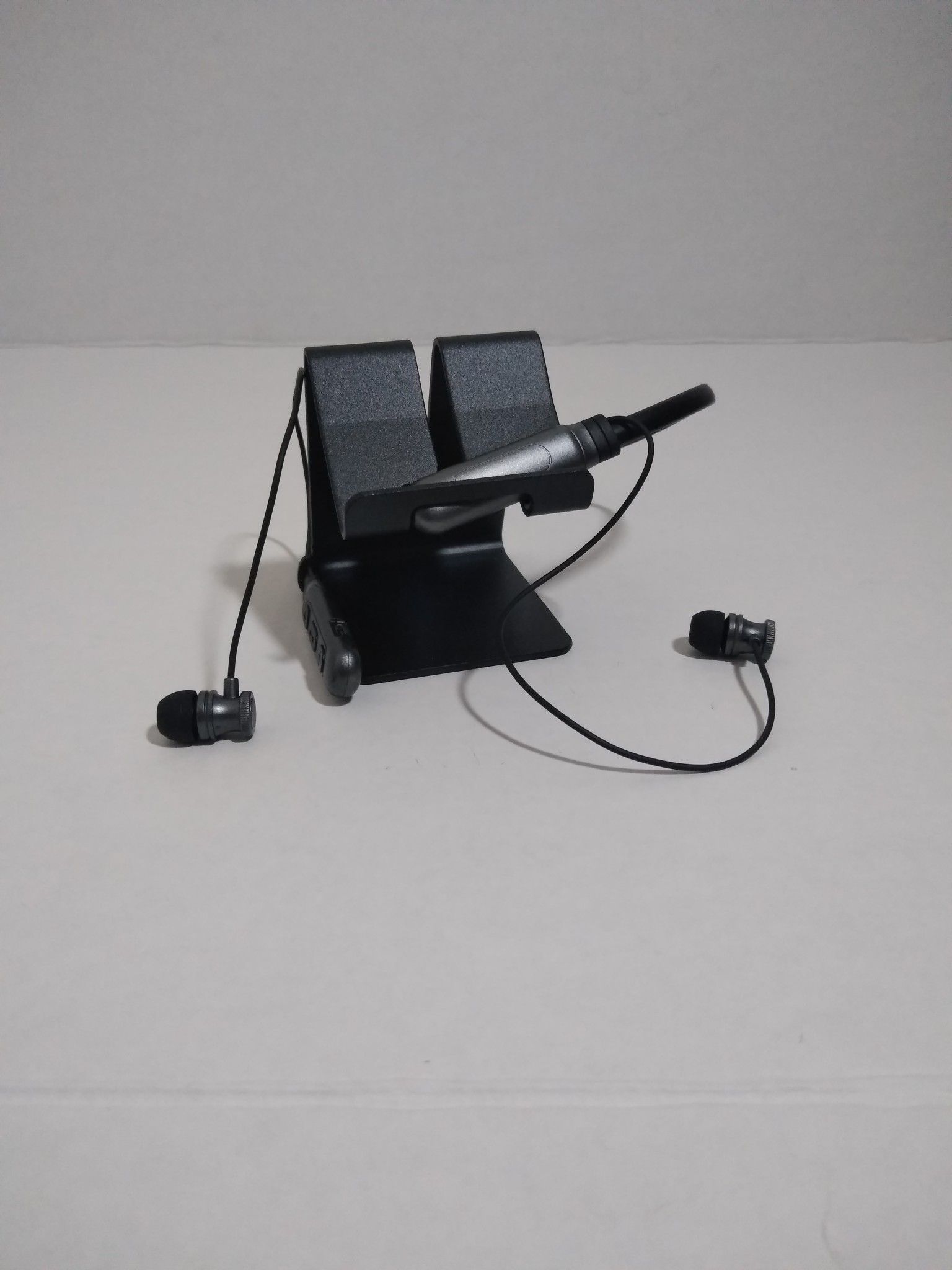 Wireless headphones