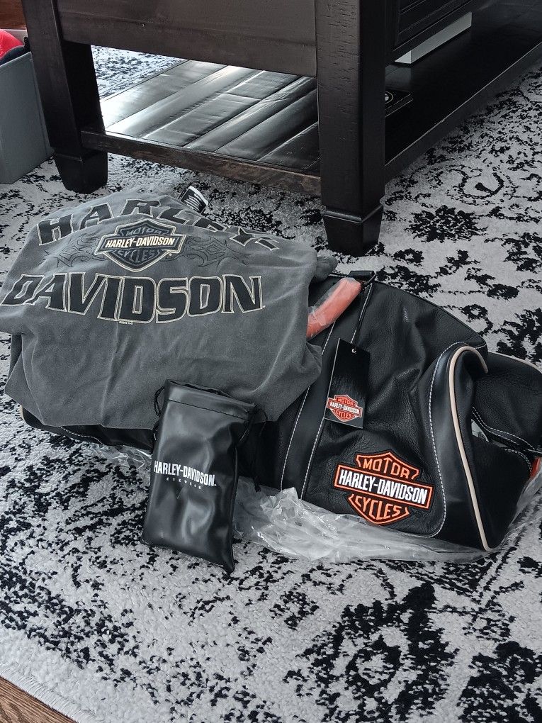 Harley davidson  large leather travel bag.set 