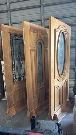 Puerta de madera sólida