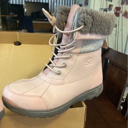UGG