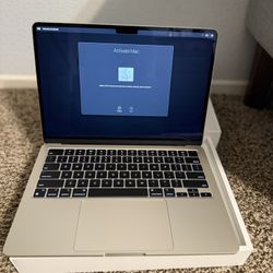 MacBook 13 Inch M3 