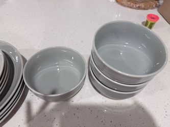 Gray Ceramic Dinnerware Set