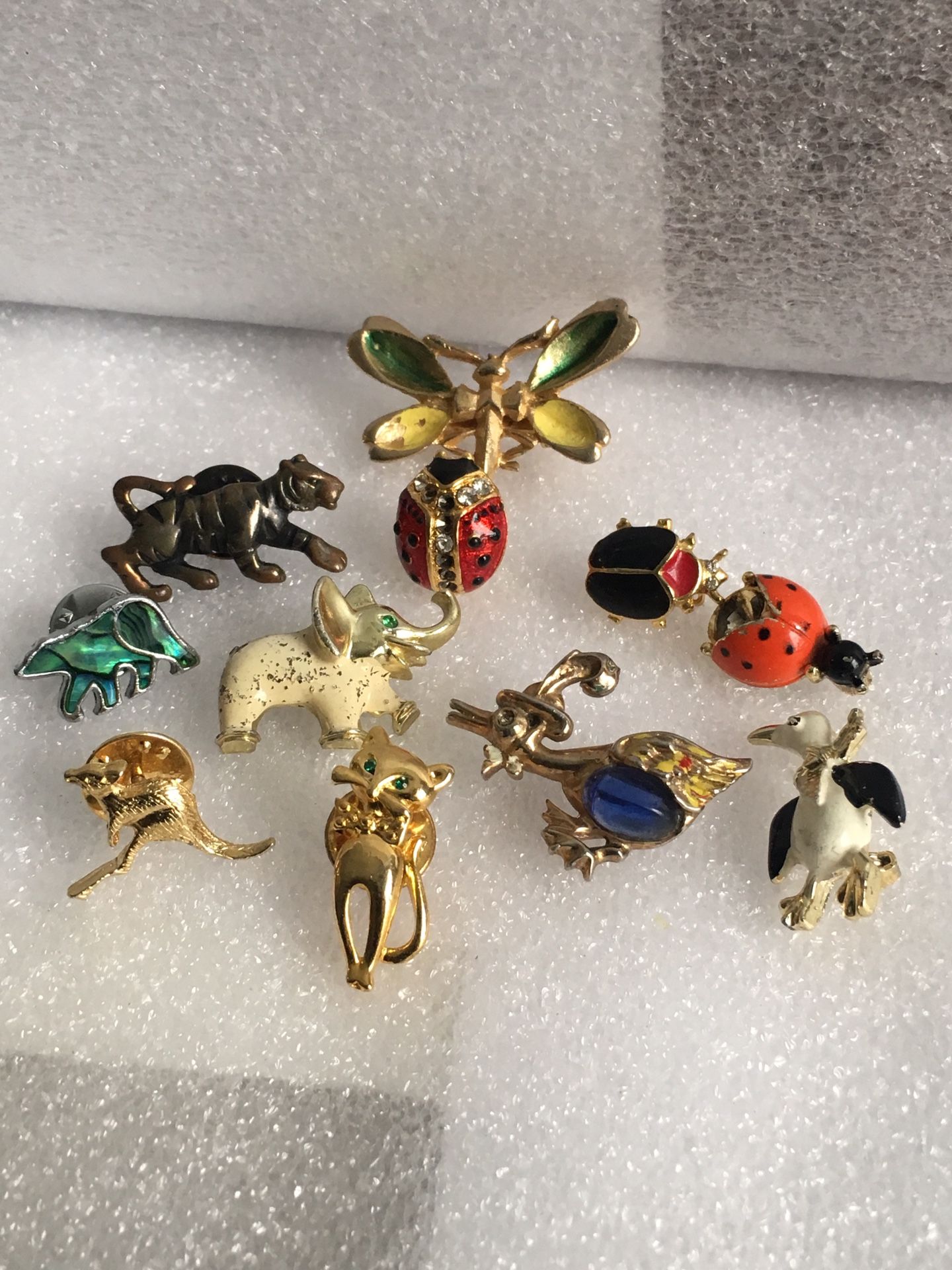 PIN BROOCH LOT 😍😍ALL FOR $20