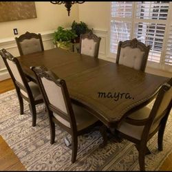Charmond Brown Dining Room Set,Table, 2 arm Chairs, 4 side Chairs , Comedor 