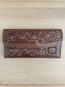 🌹Rose embossed Mexican women’s wallet