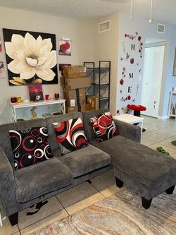 🛋️ Gray Corduroy Sectional + Ottoman