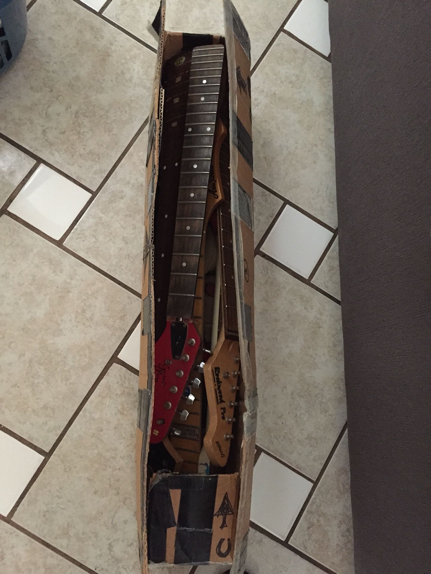 Terrapin guitar case and guitar for Sale in Las Vegas, NV - OfferUp