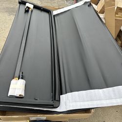 2000 to 2018 Chevrolet Silverado GMC Sierra 5.8 Soft Tri Fold Tonneau Cover Cubierto tapa caja Corta 