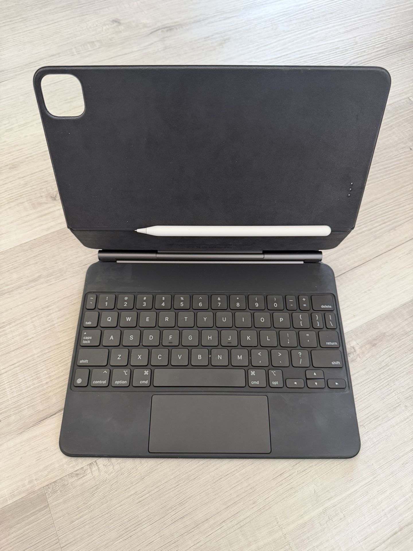 Apple Magic Keyboard for iPad Pro / iPad Air With Apple Pencil