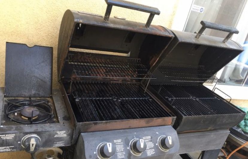 Barbecue smoker grill