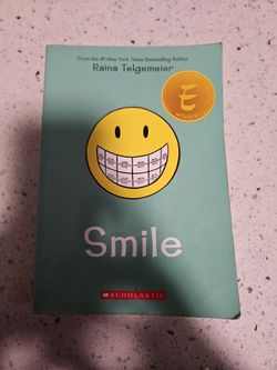 Smile Book By Raina Telgemeier